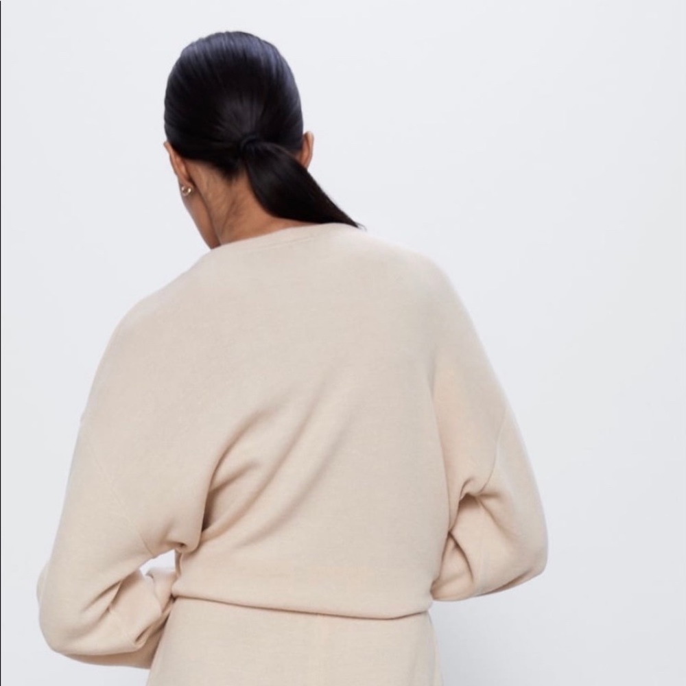 Full Cut Suit Sweater